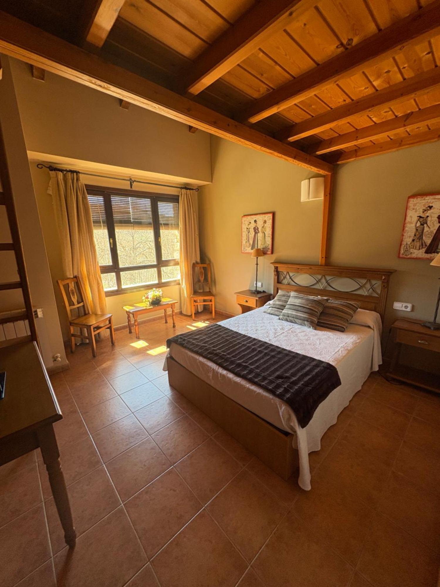 Hotel Guara Inluka Las Almunias الغرفة الصورة