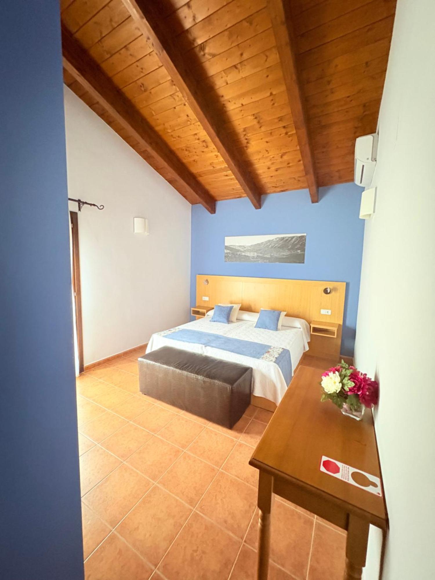 Hotel Guara Inluka Las Almunias الغرفة الصورة