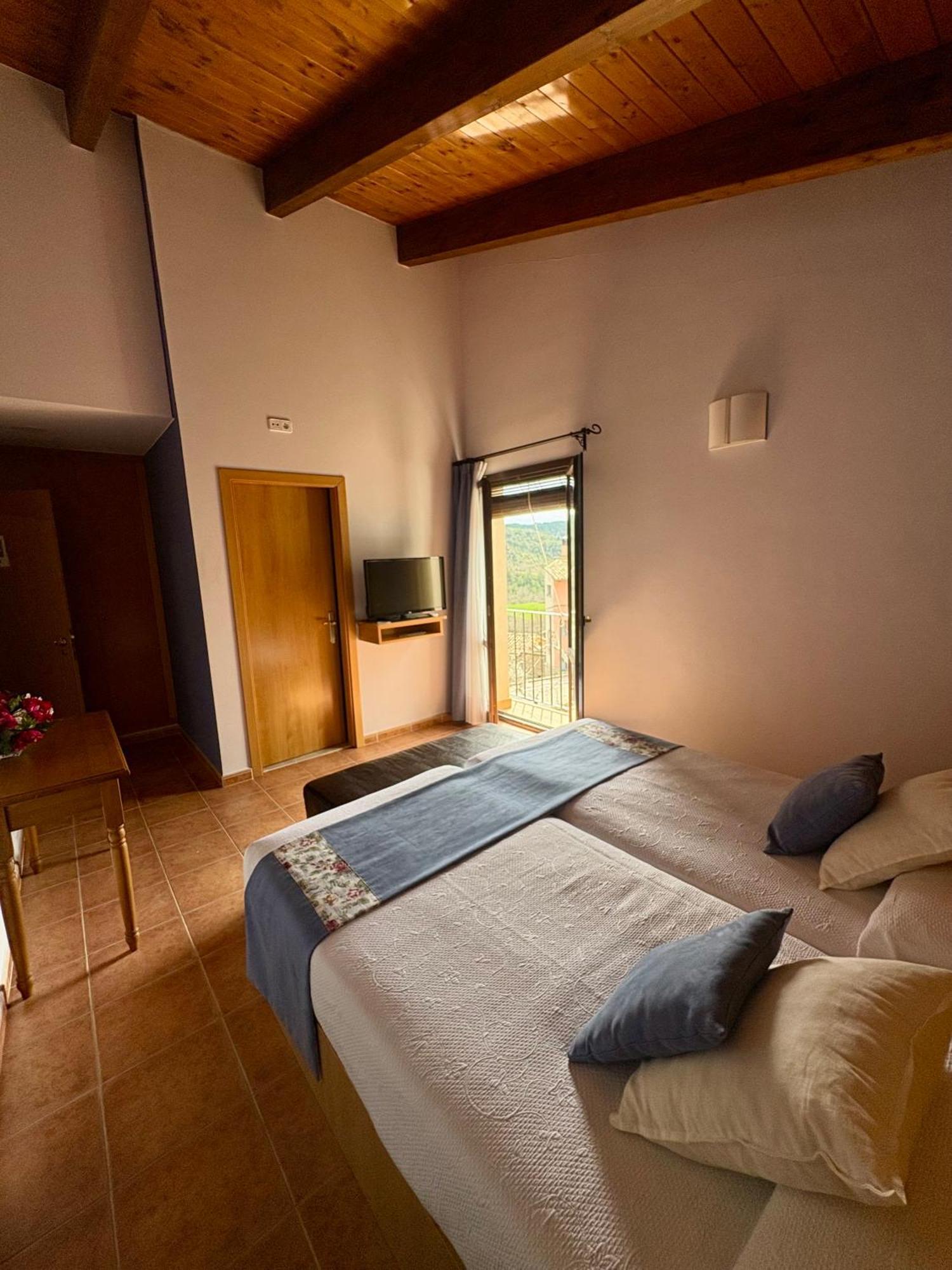 Hotel Guara Inluka Las Almunias الغرفة الصورة