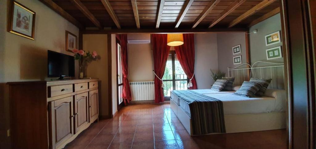 Hotel Guara Inluka Las Almunias الغرفة الصورة